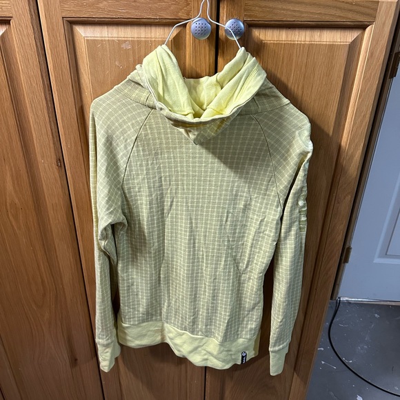 Bench Sweater - Picture 4 of 5